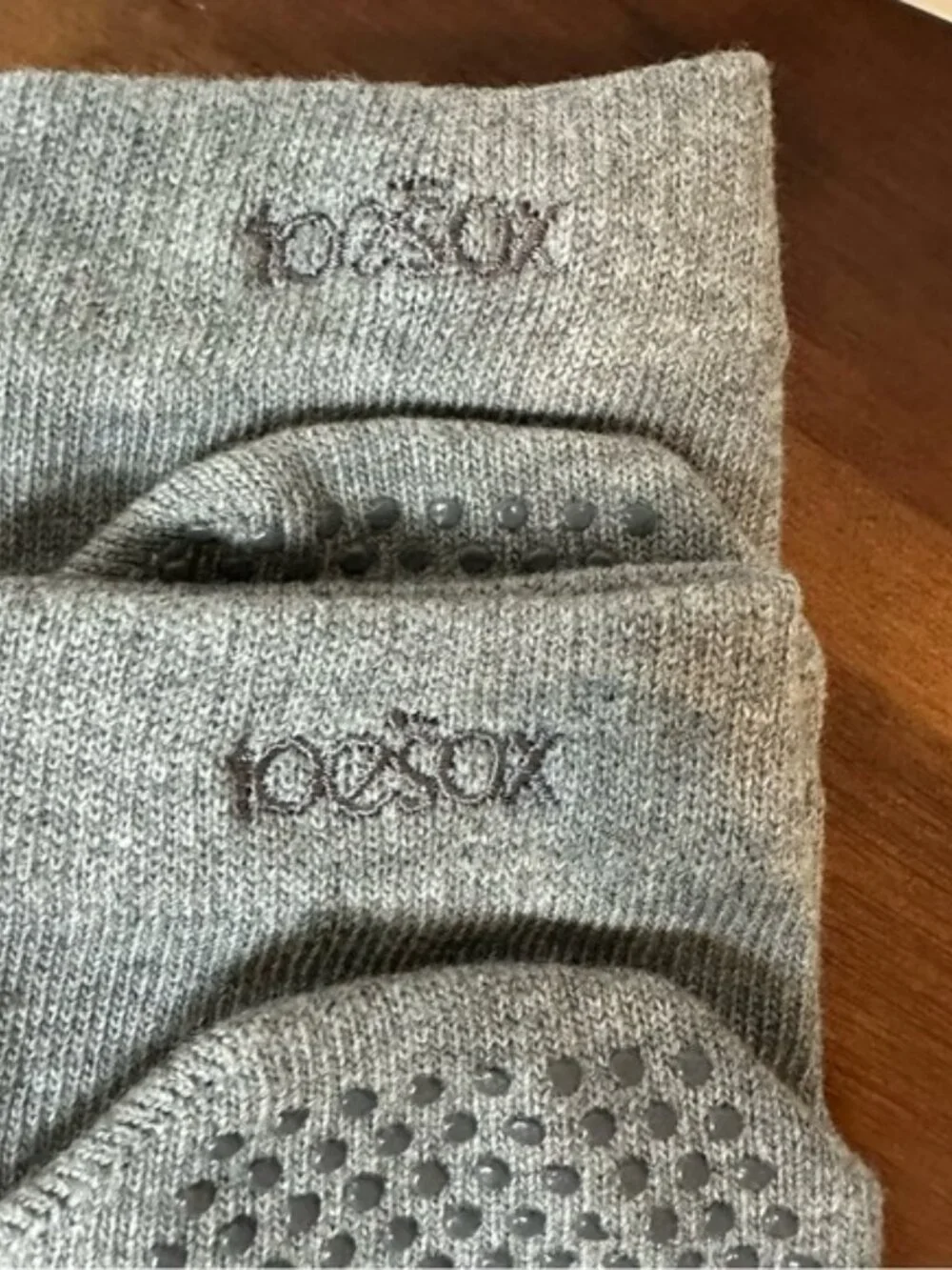 ToeSox XL Gray Grip Toe Socks – Brand New Without Tags
